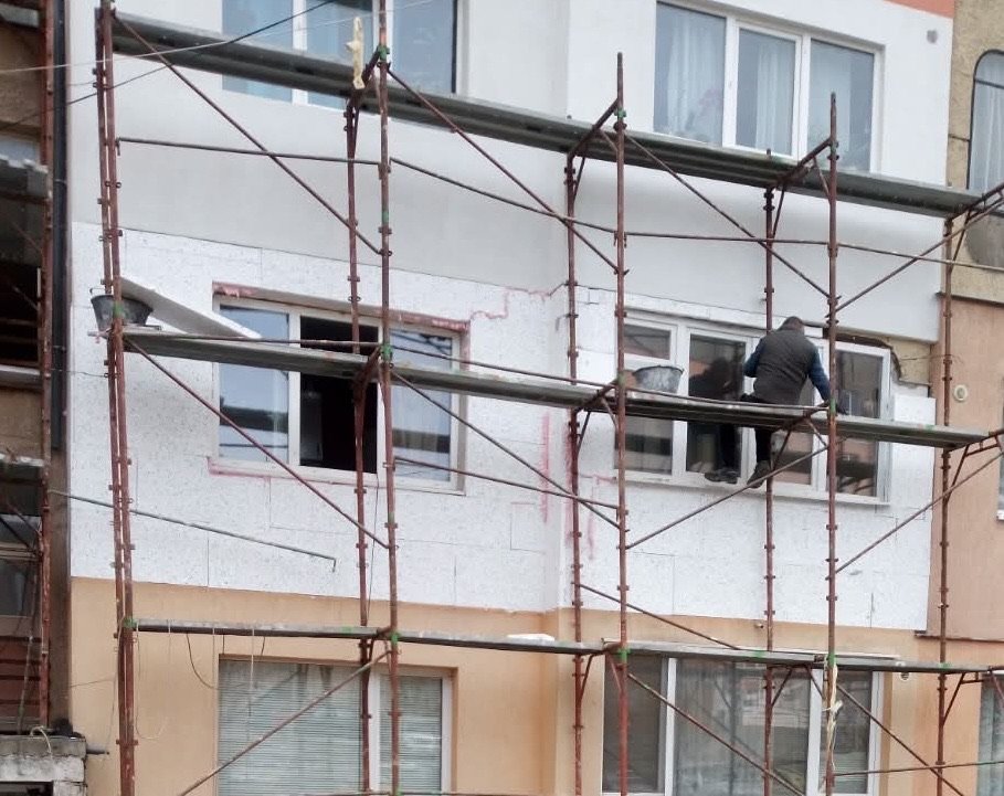 Топлоизолация на фасада на жилищна сграда